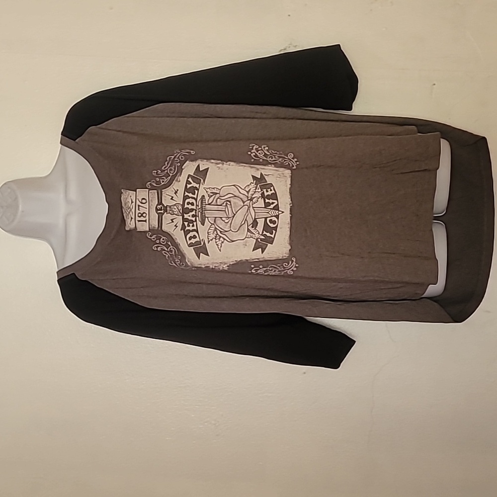 Torrid Deadly Love Graphic Long Sleeve Top - Gray and Black